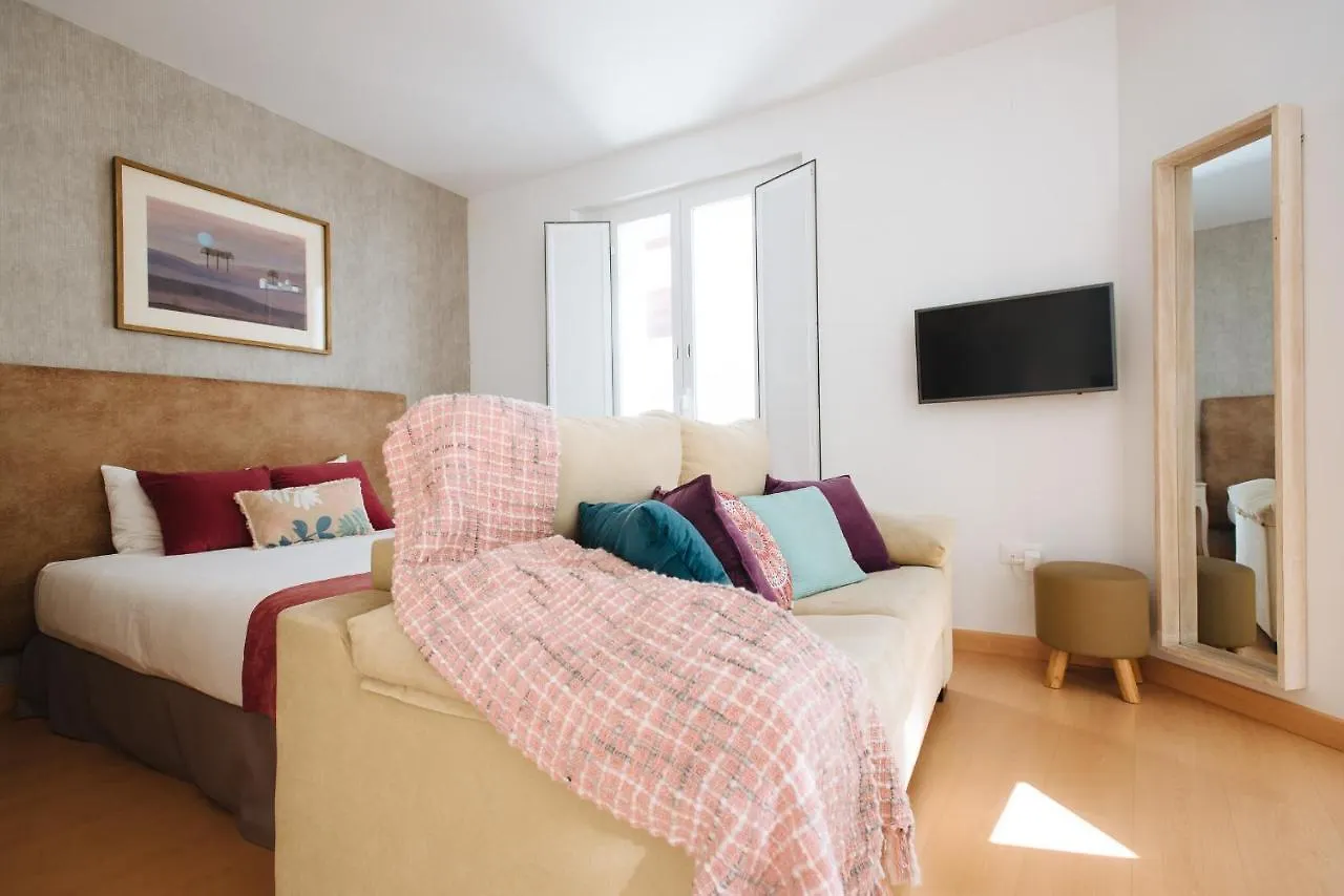 Apartment Hostly Acetres 2A-Penthouse In City Center-Fibre-Parking Opt Seville