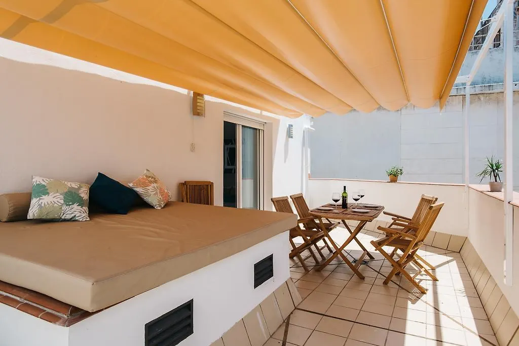 Hostly Acetres 2A-Penthouse In City Center-Fibre-Parking Opt location